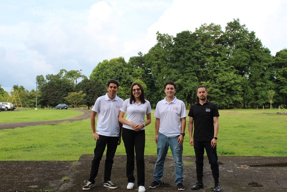 Foto de una parte del equipo del Observatorio Regional Brunca